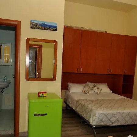 Green House Гостевой дом Неаполь