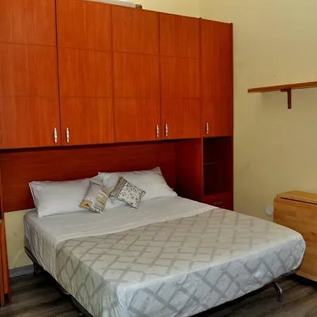 Гостевой дом Green House Неаполь